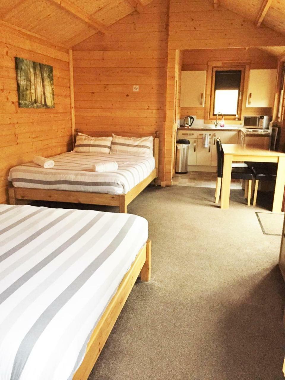 Forest Edge Motel Ticehurst エクステリア 写真